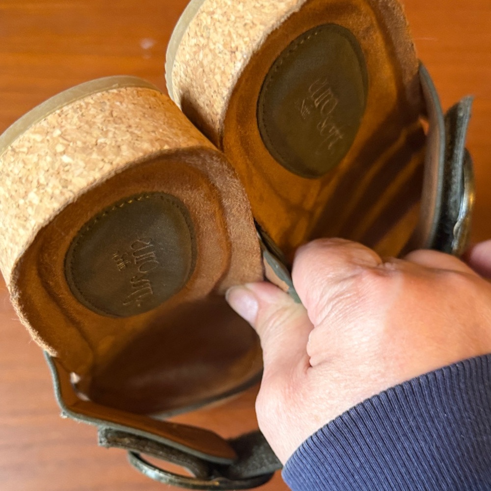 Euro Sofft Olive Green & Metallic Bronze Slide Sandals 9 - Picture 6 of 8